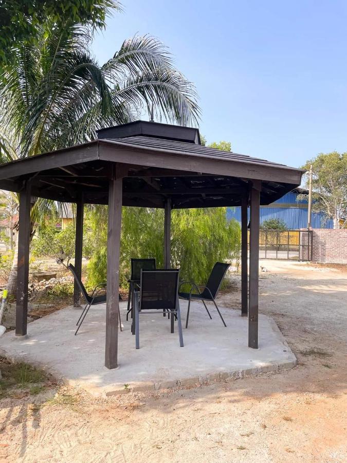 Casa Tiga Besut * Kampung Kuala Besut